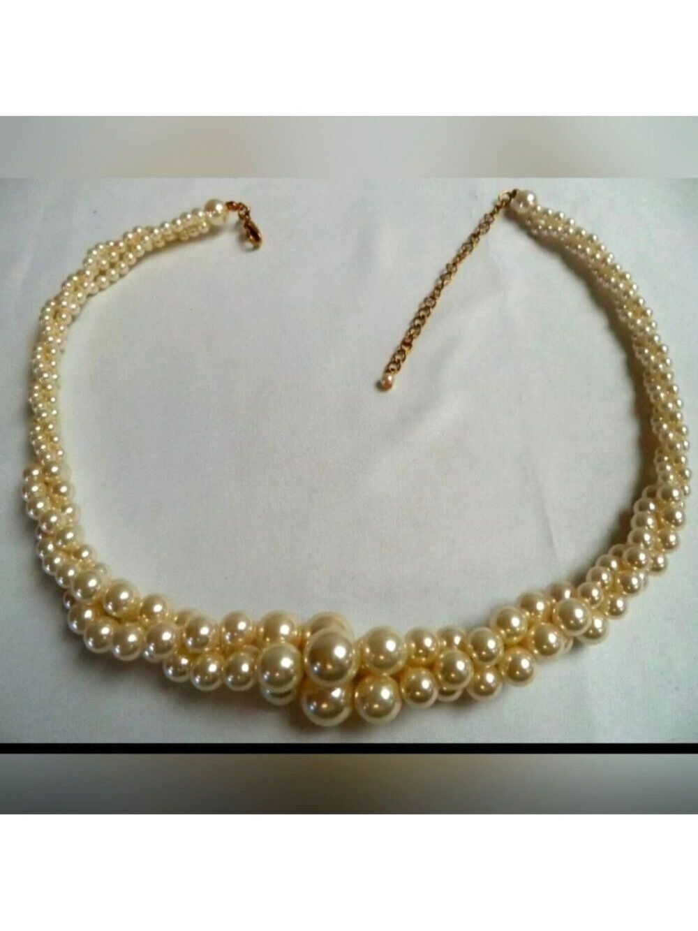 VINTAGE SIGNED RMN PEARL HELIX BEADED 21"